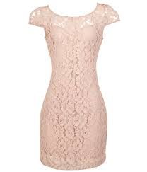 VESTISDO DE RENDA